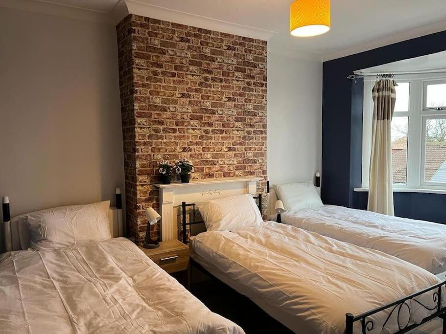 Ovington Grove 2 Fully Equipped Kitchen Free Parking 3 Bedrooms Netflix Newcastle Upon Tyne Esterno foto