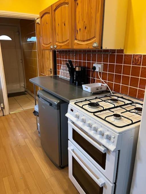 Ovington Grove 2 Fully Equipped Kitchen Free Parking 3 Bedrooms Netflix Newcastle Upon Tyne Esterno foto